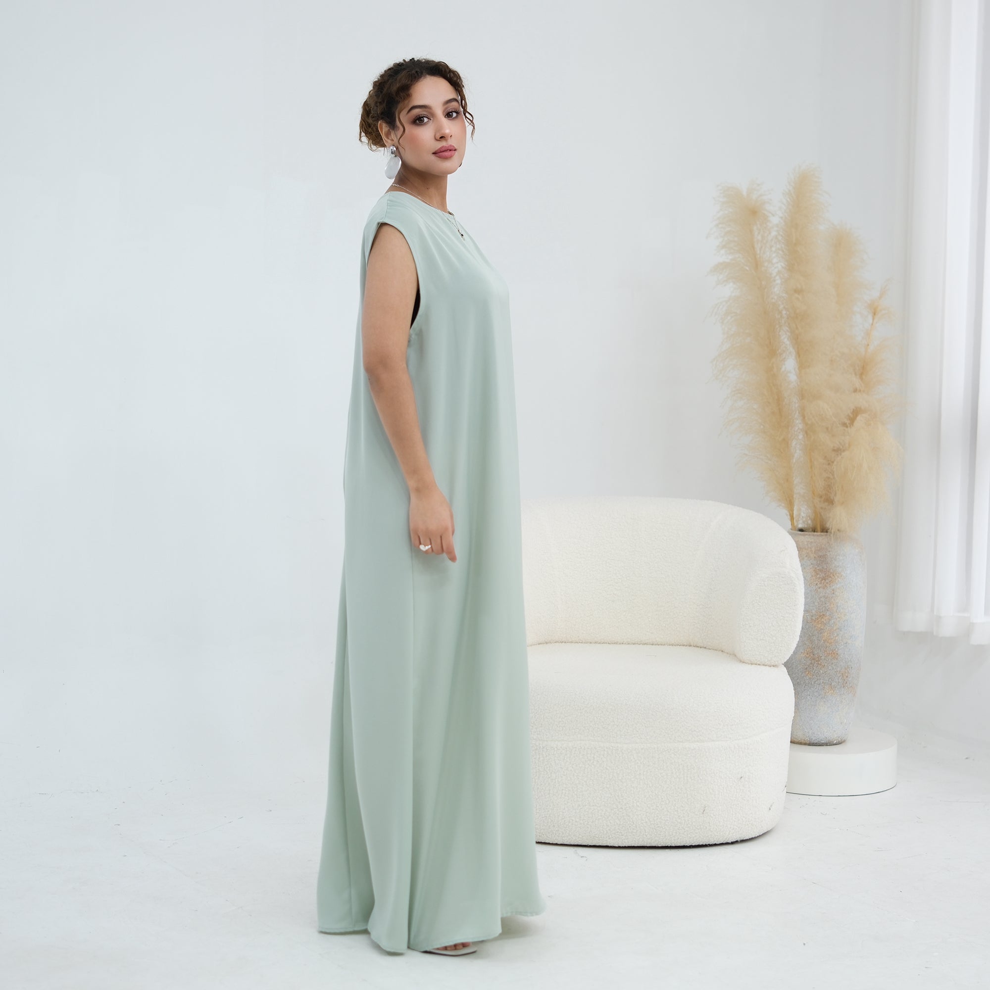 Yasmina Trim Detail Abaya - Pale Green
